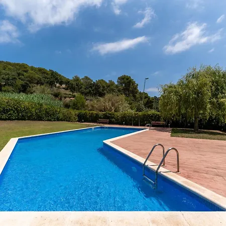 Terraza, Piscina Y Parking En Tossa *
