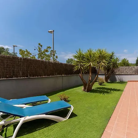 Terraza, Piscina Y Parking En Tossa Tossa de Mar