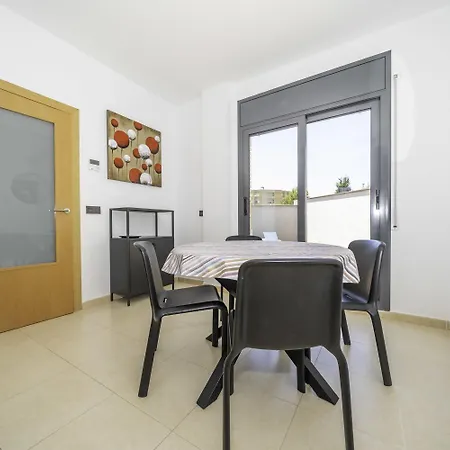 Terraza, Piscina Y Parking En Tossa Apartment
