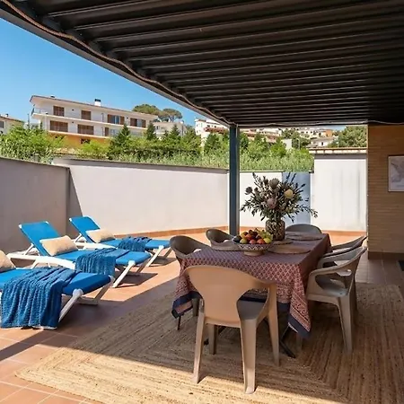 Terraza, Piscina Y Parking En Tossa *