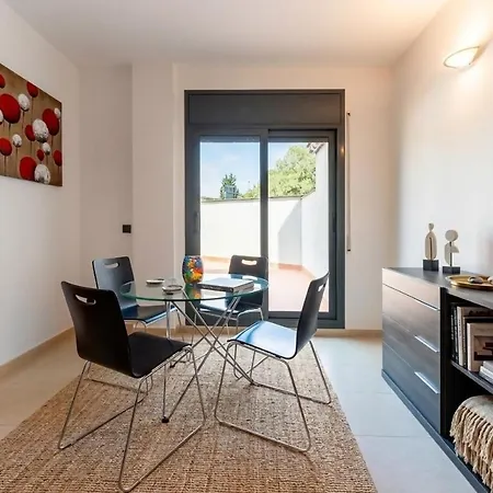 Terraza, Piscina Y Parking En Tossa