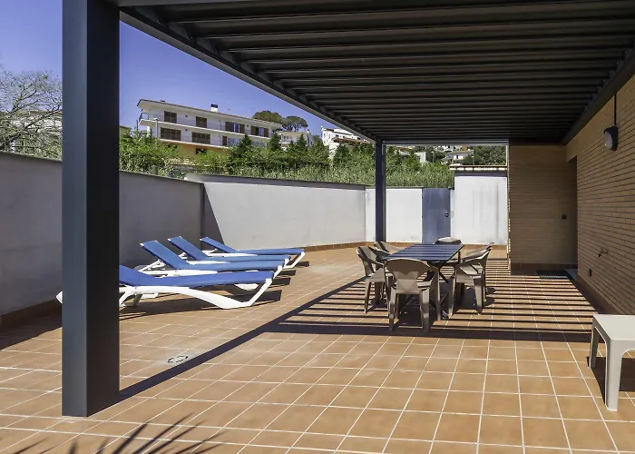 Pjs - Terraza, Piscina Y Parking En Tossa